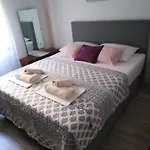 Apartman Paulina Apartment *