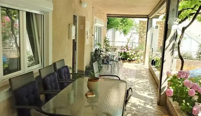 Apartman Paulina * Selce